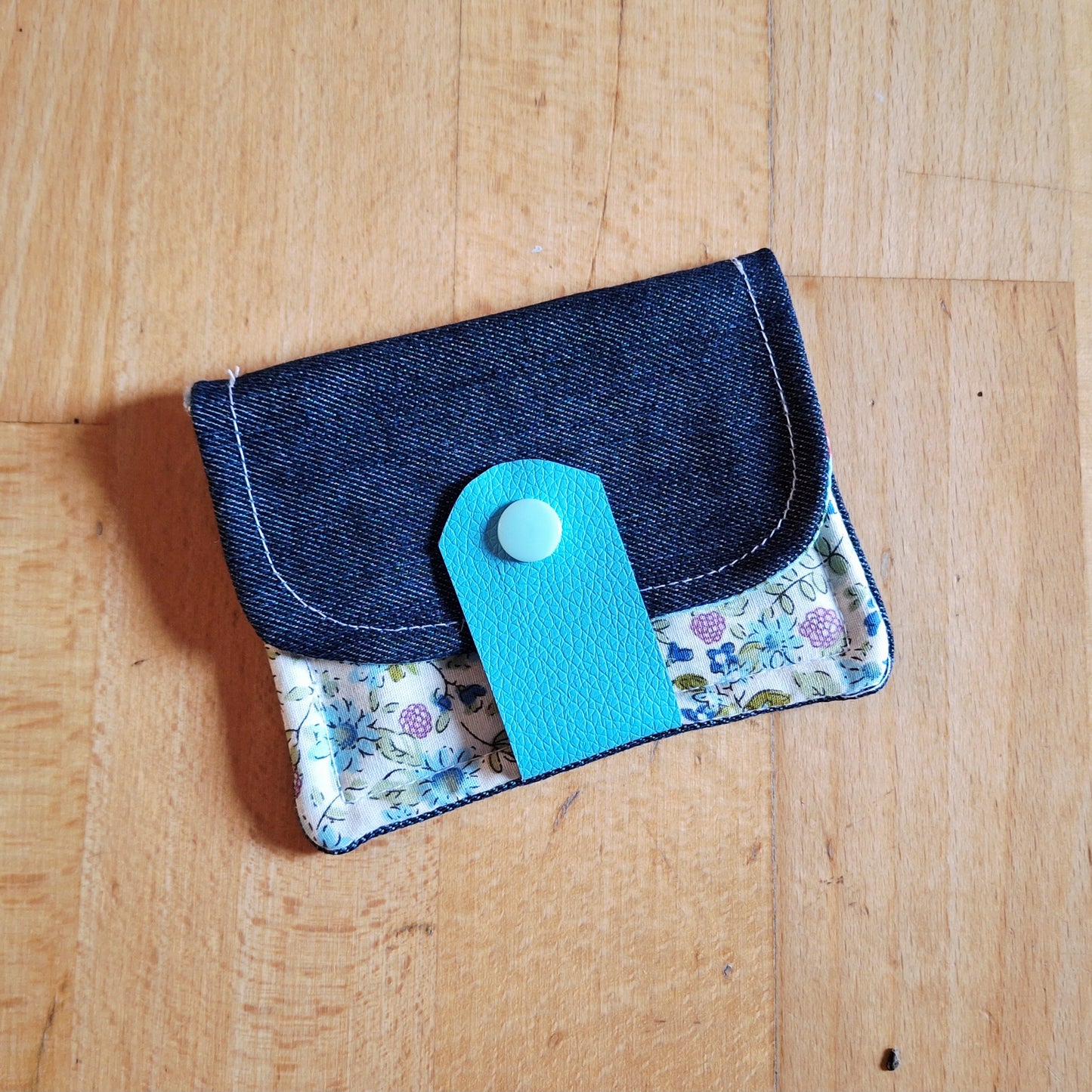 Re.loved Mini Geldbörse - Blaue Blumen